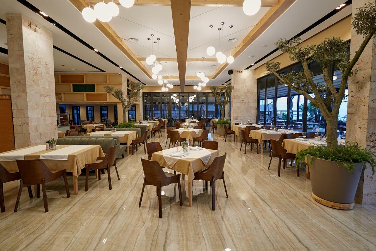 Hotel Eter Golem (Tirana)